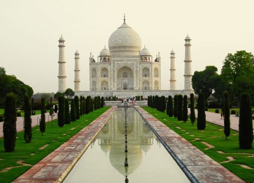 Planning a Delhi Agra Tour by Bus? Here Is What Nobody Tells You