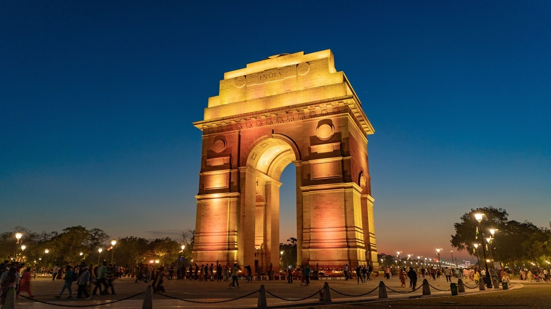 Delhi Sightseeing Bus Booking & Agra One Day Volvo Tour