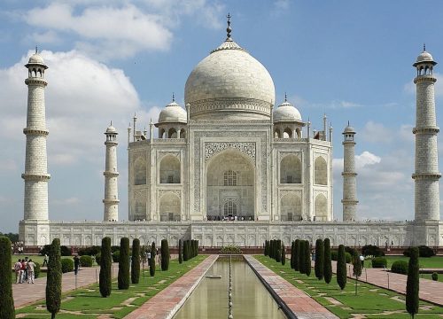 What Should You Know Before Booking a Delhi to Agra Tour by Volvo Bus?